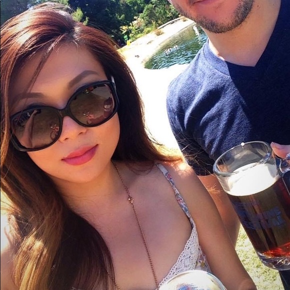 Meet your Posher, Verona Lee - Picture 2 of 3